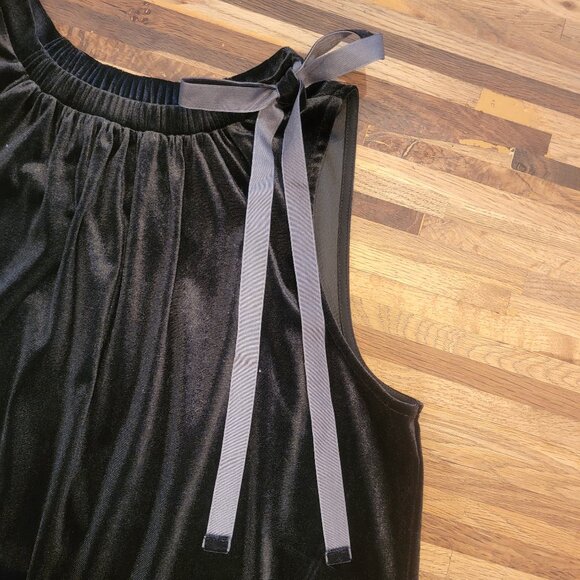 NWOT Ann Taylor Black Velvety Soft Sleeveless Halter Neck Blouse - Picture 4 of 9